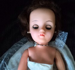 DNC AUBURN FASHION DOLL WHITE DRESS VIEW_03